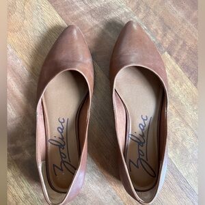 Zodiac brown leather flats